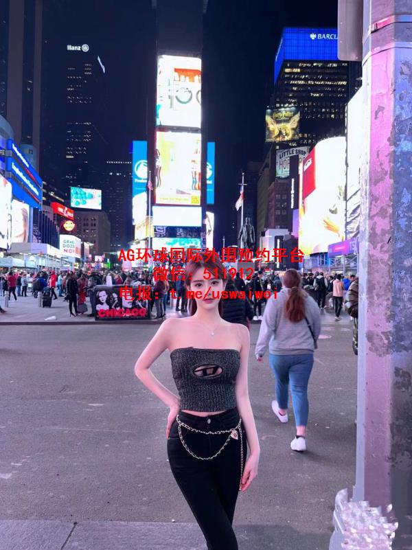 公司签约模特Laren