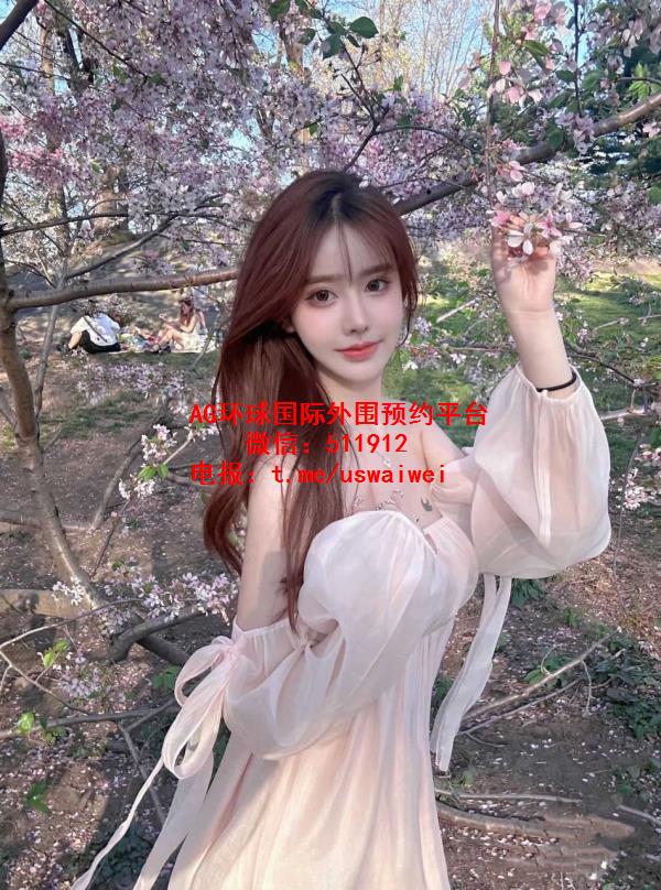 公司签约模特Laren