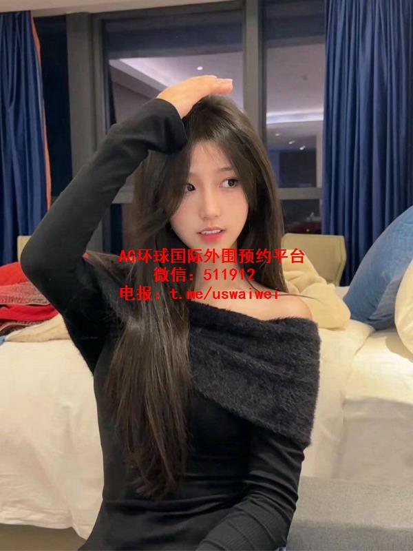 清纯性感并存小吖