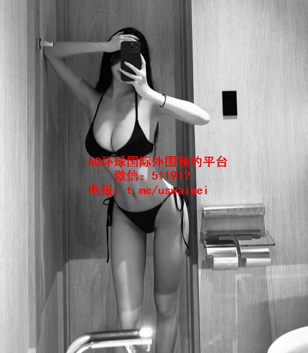 饱满曲线模特Lerin