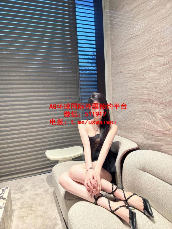 饱满曲线模特Lerin