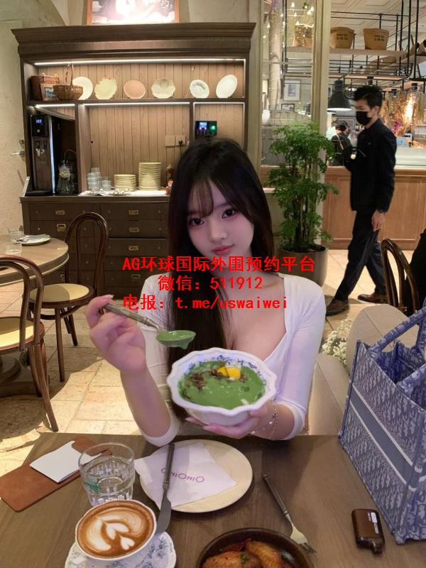 清纯童颜巨乳艾琳