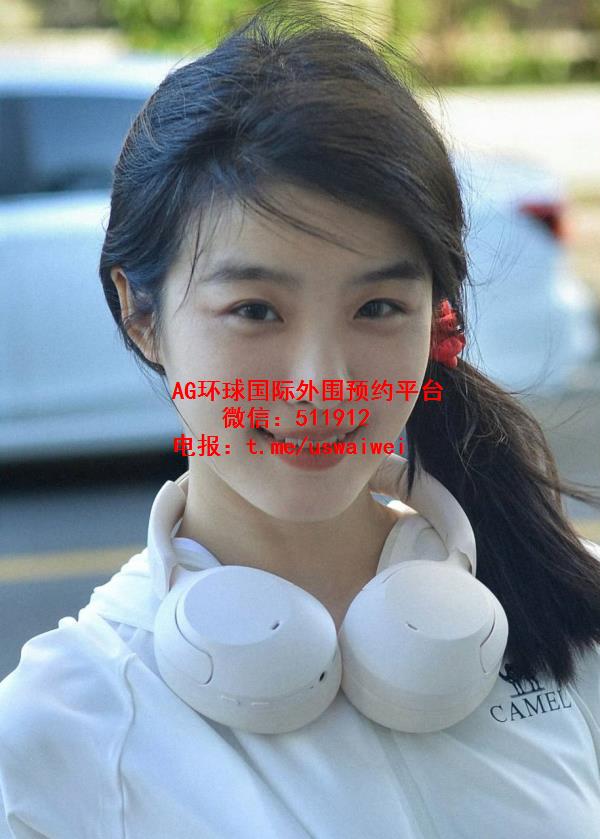 圈外小白花Bernice