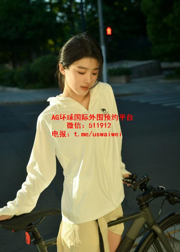 圈外小白花Bernice