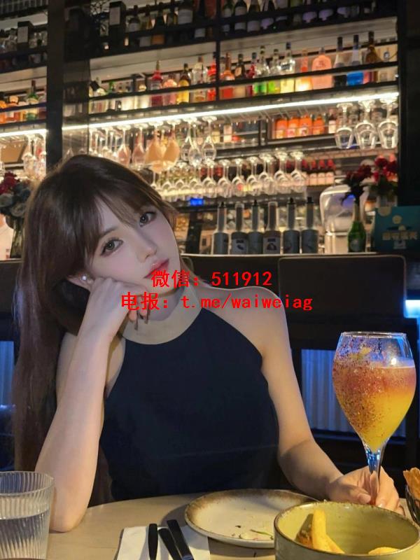 童颜巨乳婉雅