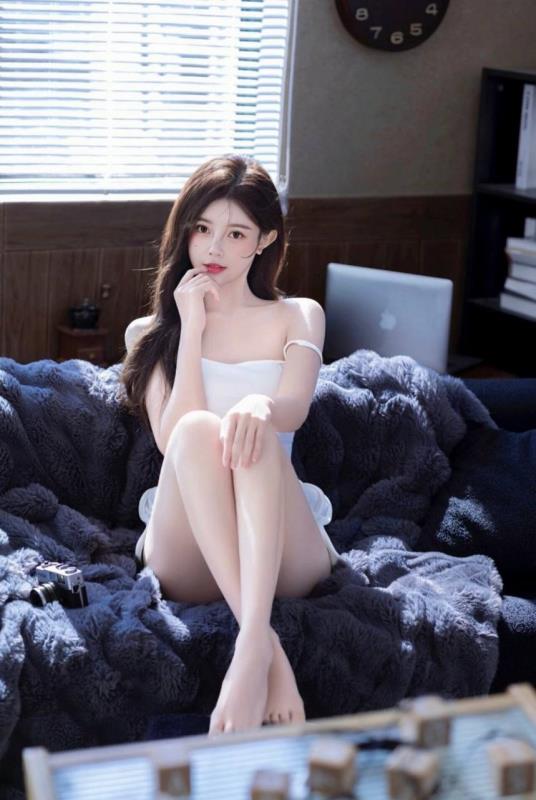 甜美元气少女一怡