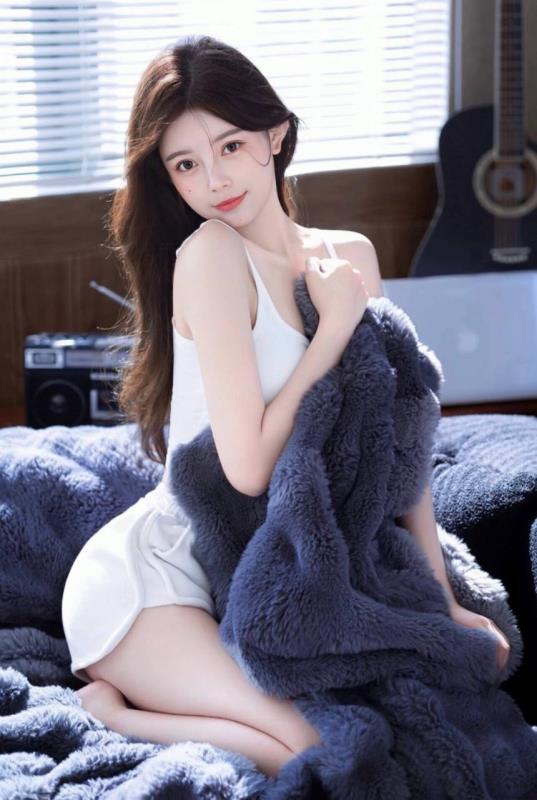 甜美元气少女一怡