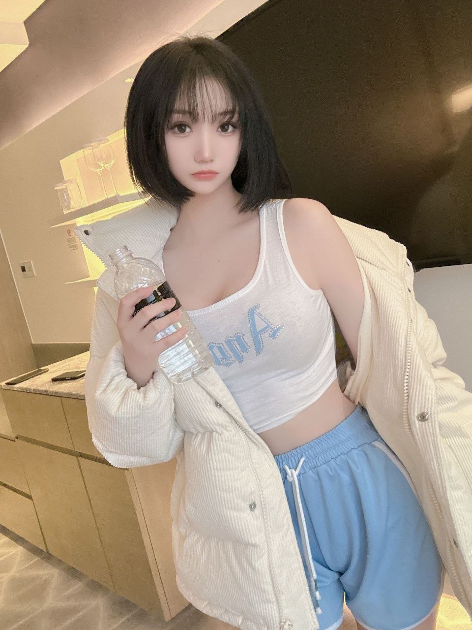短发小萝莉Yara