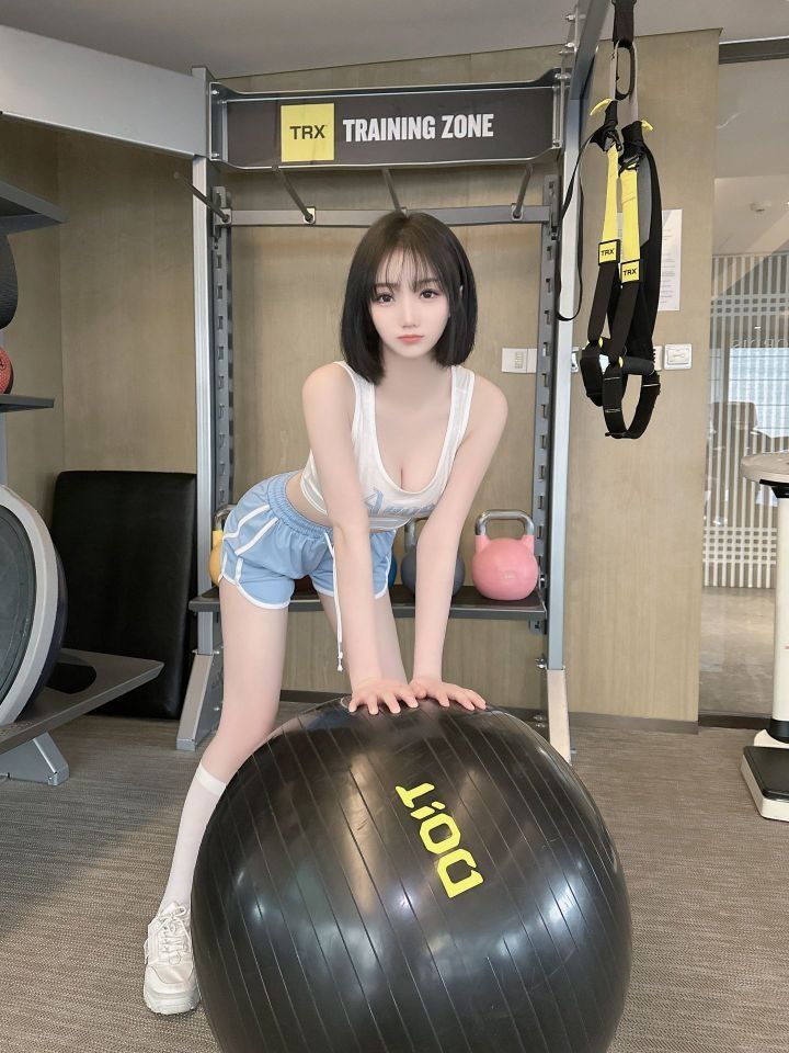 短发小萝莉Yara