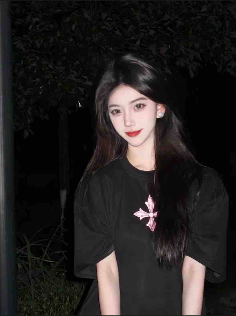 清冷气质美女校花Zane