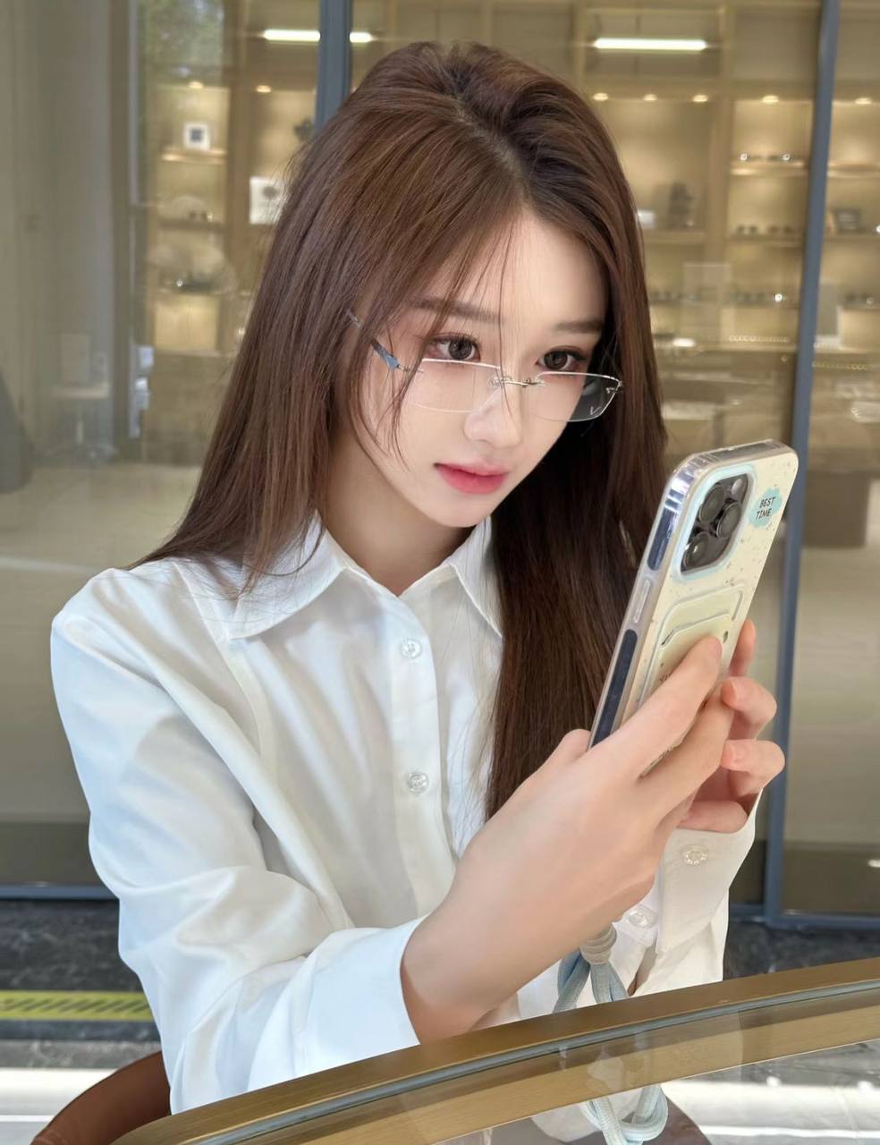 纯欲系眼镜学妹盈婷