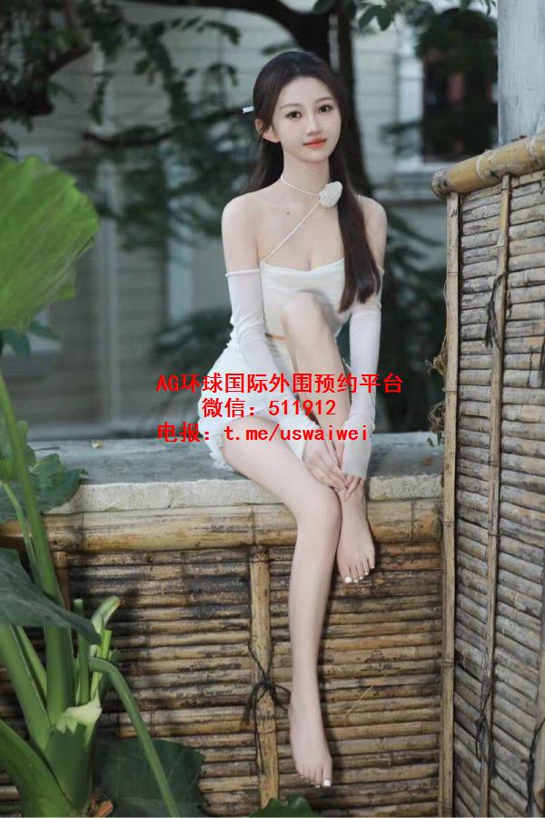 高挑可爱型女孩鹿幼