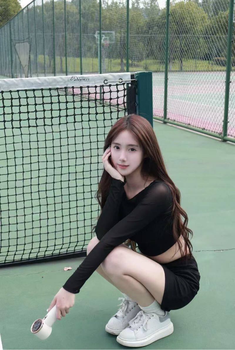 运动少女Helyn