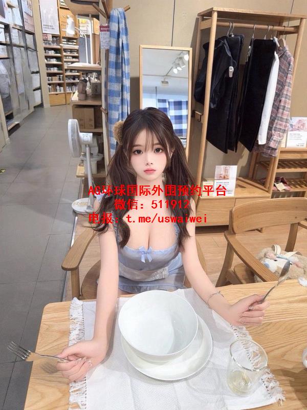 打扮精致Kaely