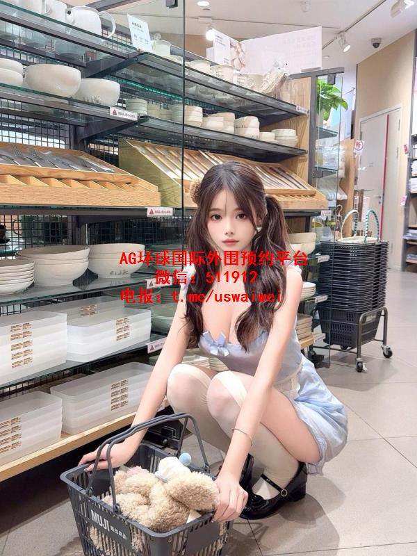 打扮精致Kaely