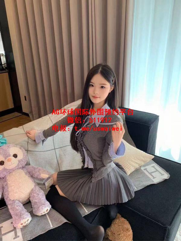 可爱动人学妹小团子