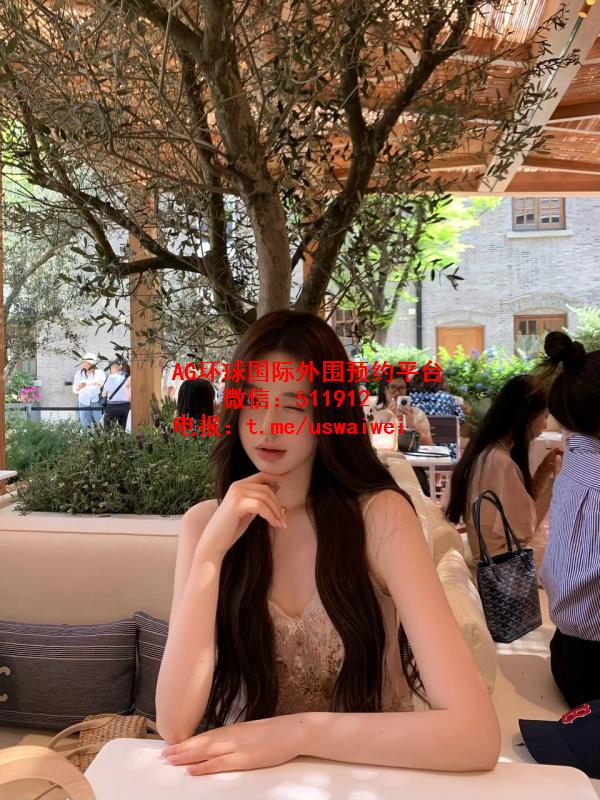 新人签约模特Olira