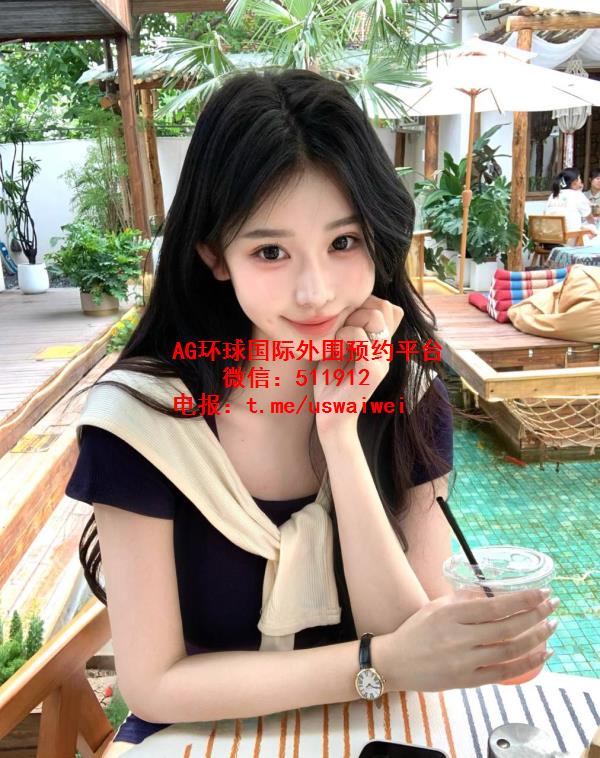 高颜耐看脸Loryn