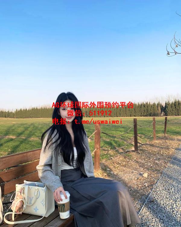 高颜耐看脸Loryn