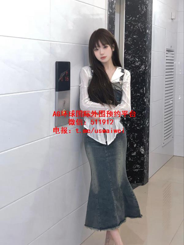 精致妆容小姐姐Niria