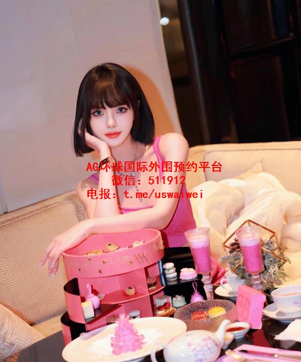 时尚短发辣妹纭纭