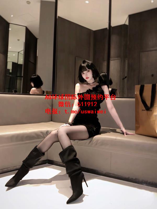 时尚短发辣妹纭纭