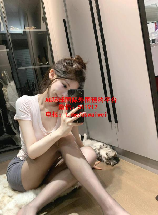 清甜气质模特思昕