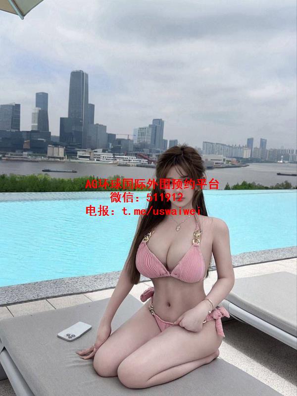 大胸泳装模特茹怡