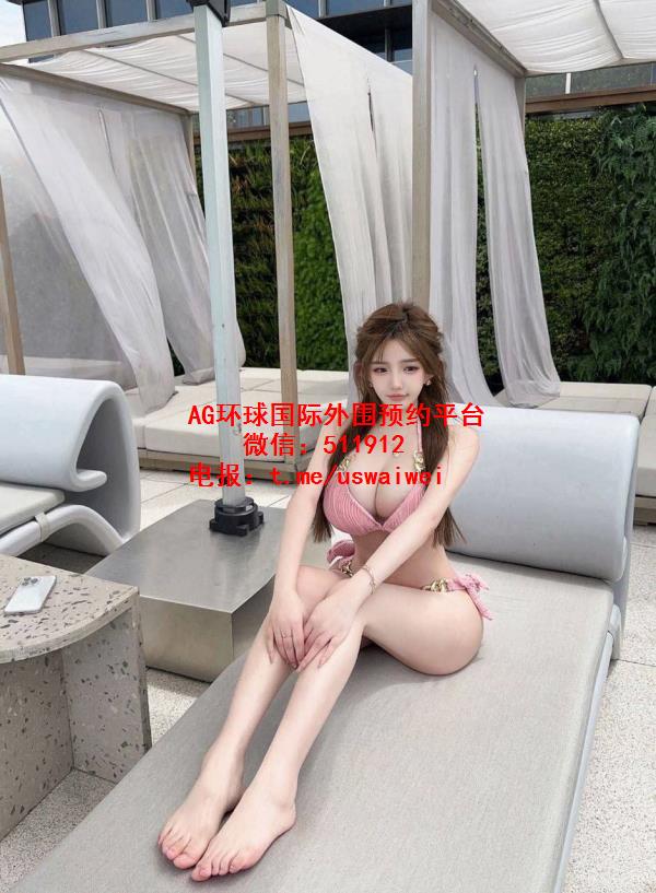 大胸泳装模特茹怡