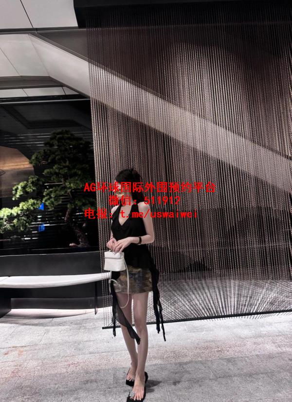 高挑长腿校花嘉莲