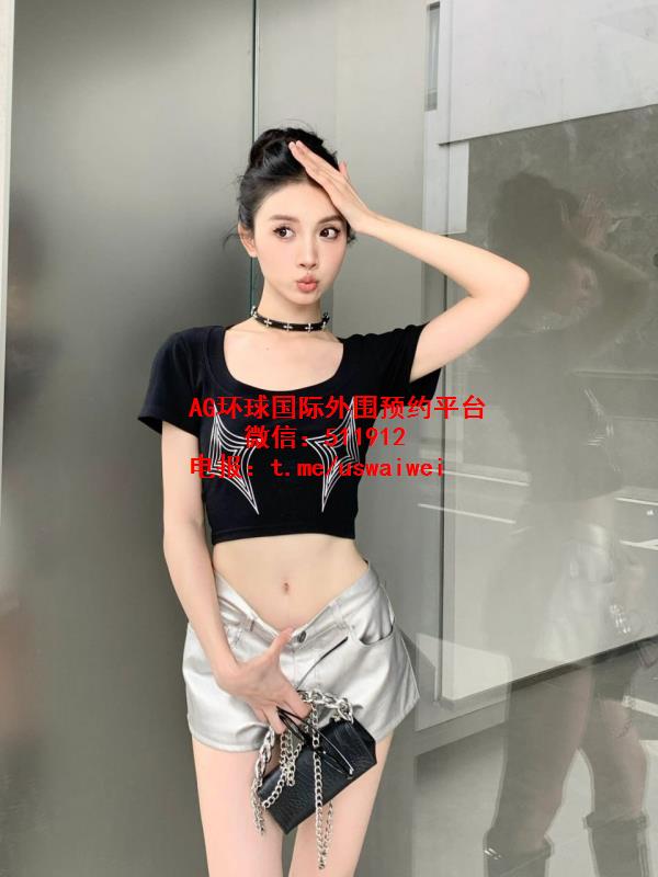 舞台剧演员洛琳