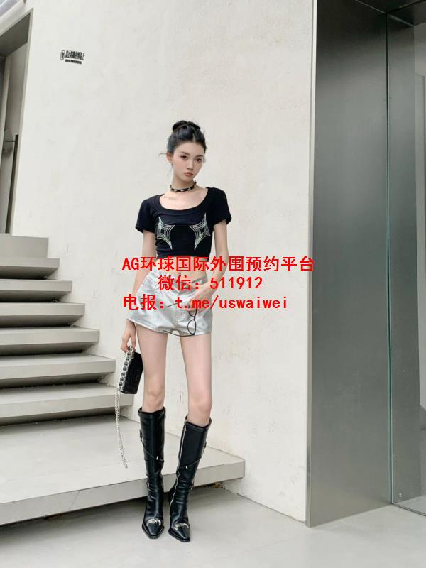 舞台剧演员洛琳