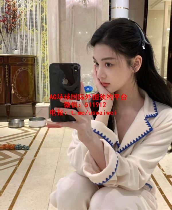 活泼粘人艺校生蜜桃