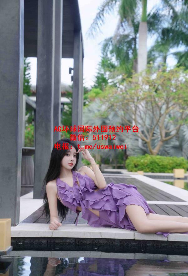 性感泳装模特弥蕾