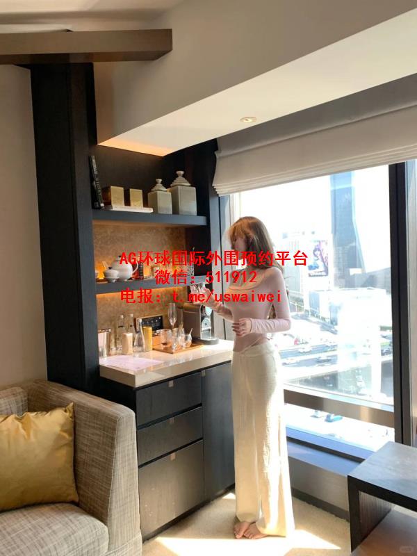 爱笑清甜女生露恩