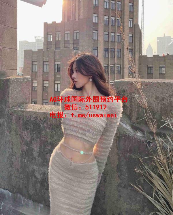 欧美风暖白皮辣妹Savel