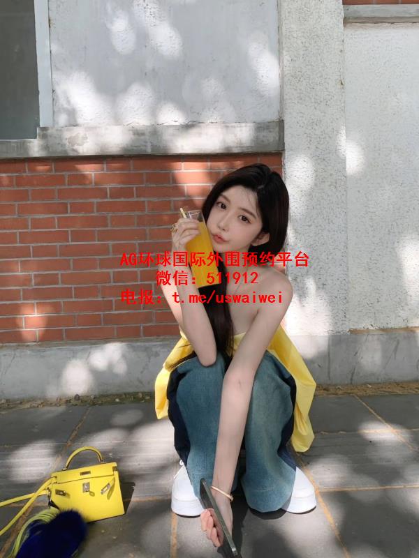 时尚杂志合作模特艺森