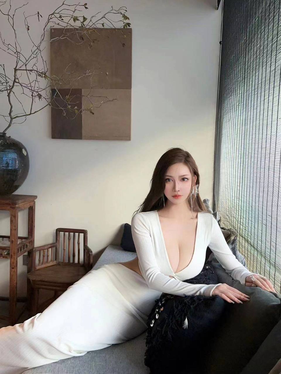 气质冷艳御姐Luna