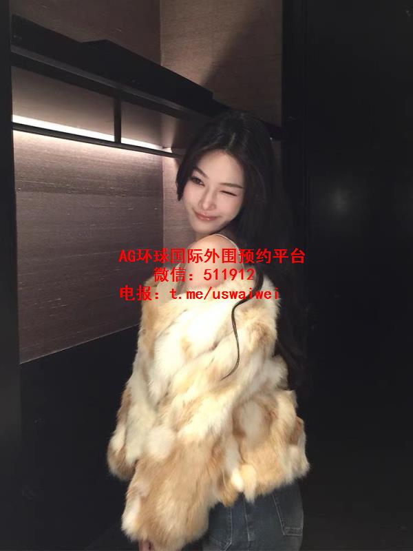 高挑气质模特软馨