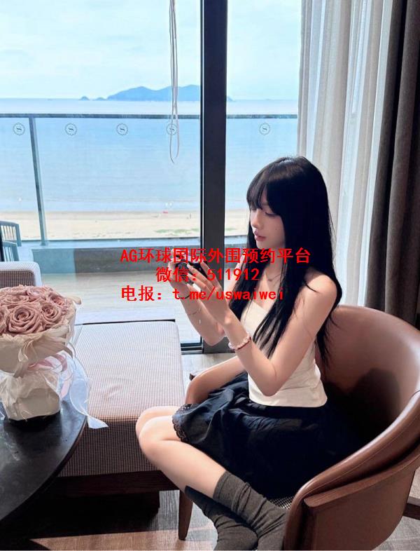 童颜美乳向婉