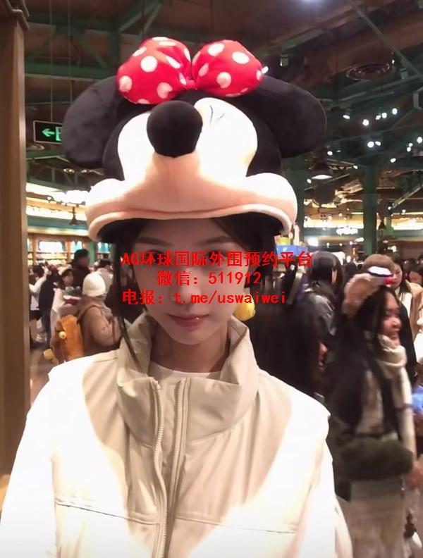笑容甜美治愈珞恩