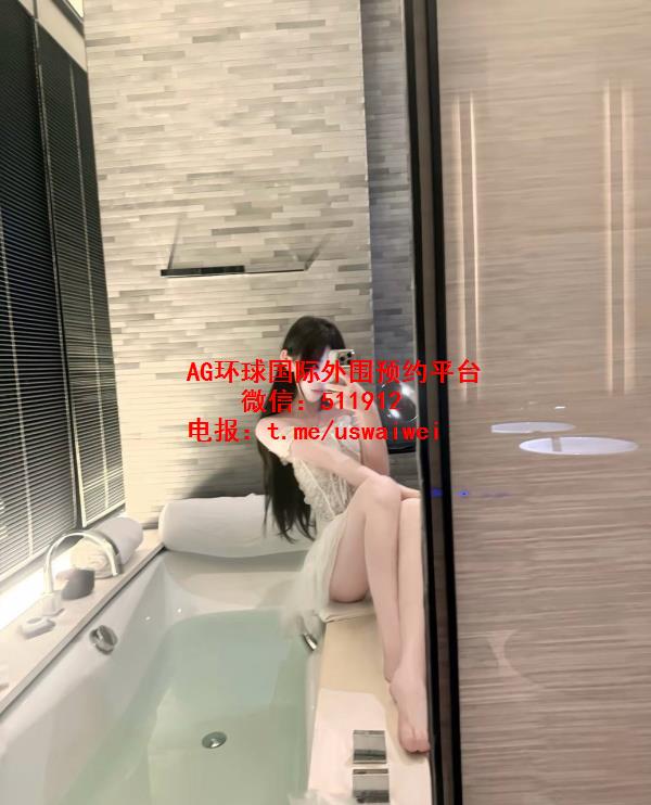 细腻透亮冷白皮Nicole