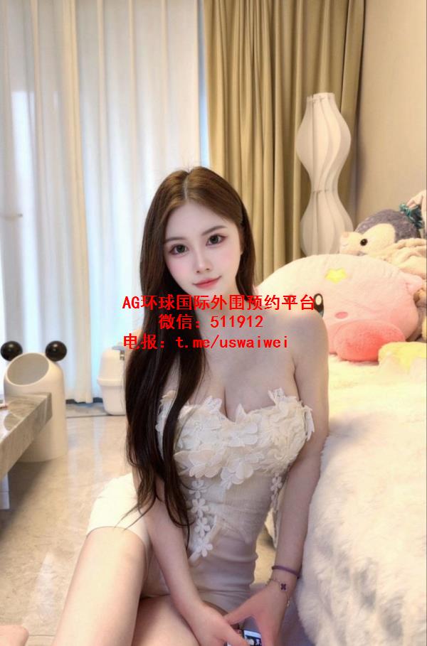 饱满傲人身材Janice
