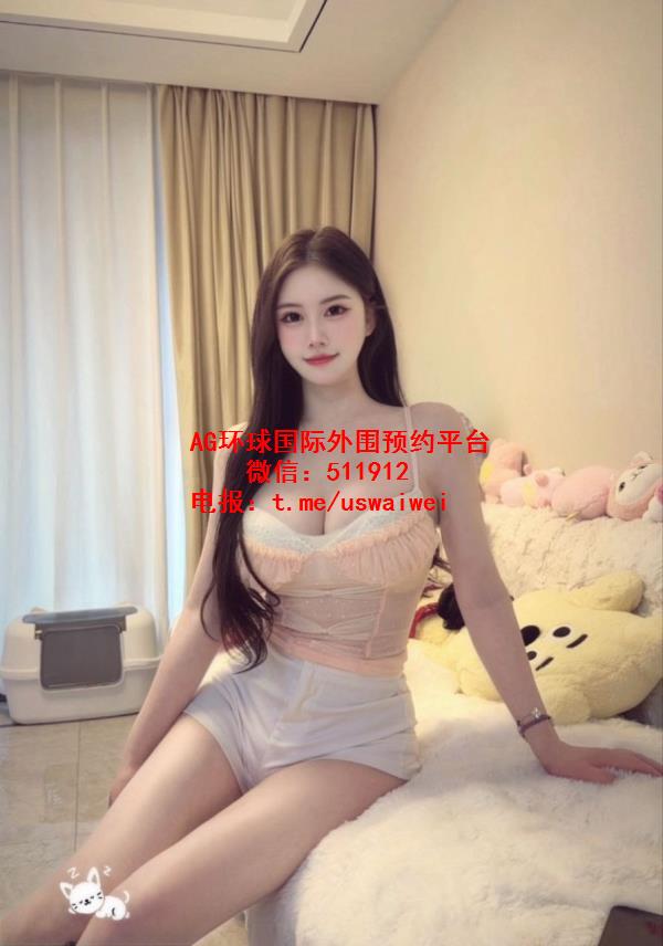 饱满傲人身材Janice