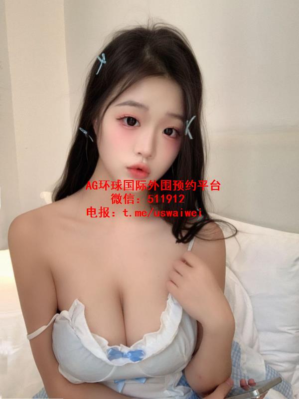 童颜巨乳小女仆Corinne