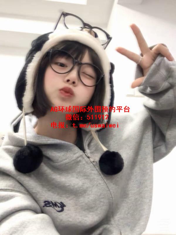 元气短发女孩瑾熙