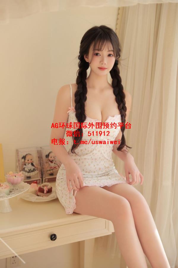 甜美自然笑容女孩Rosalind
