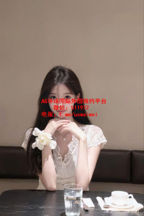 甜美气质模特Caroline
