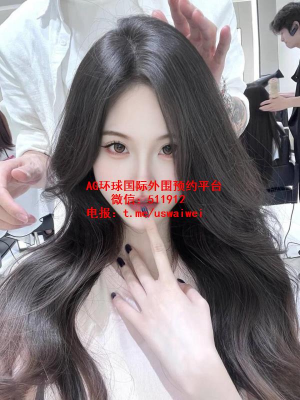 清冷年轻女孩柔安