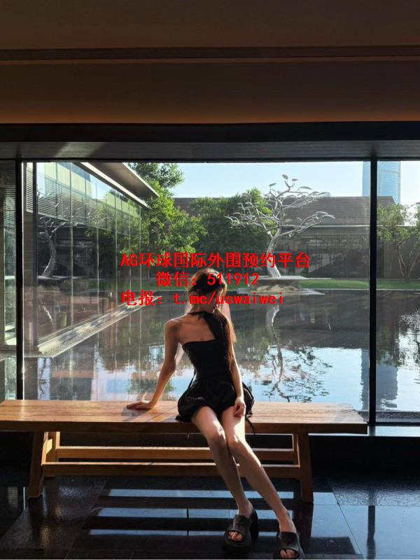 清爽素颜美女忆彤